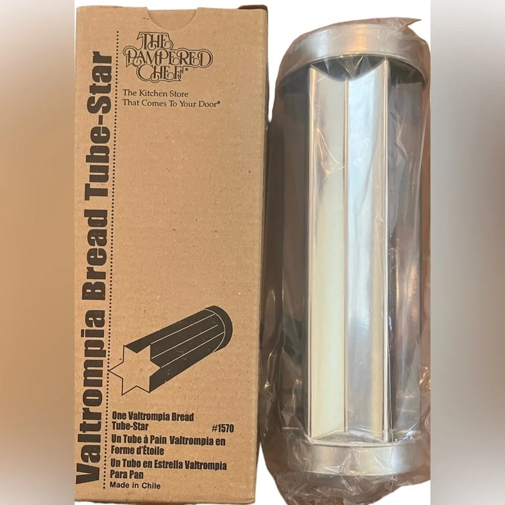 New in box pampered chef Valtrompia bread tube star #1570